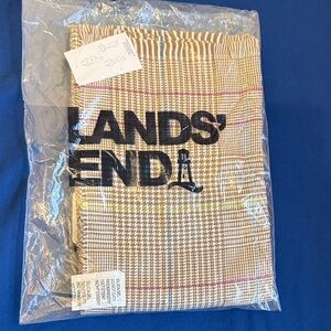 Lands' End Houndstooth Scarf in Tan and Cream